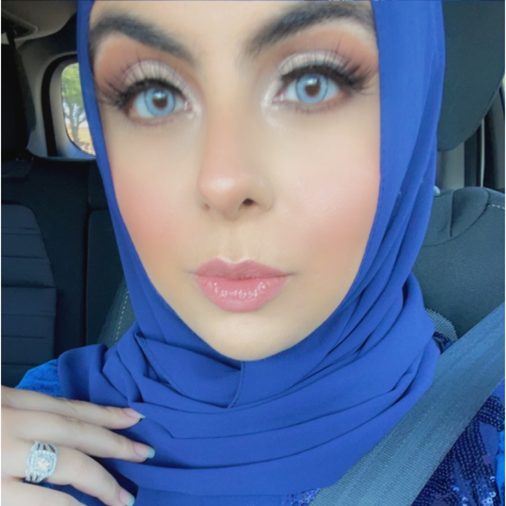 Meet your Posher, Fatima